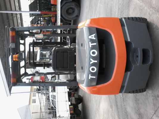 ขายรถยกดีเซลขนาด3ตัน   TOYOTA-8FD30 สวยๆ ราคา 430,000 บาท