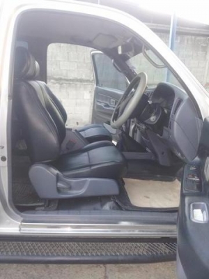 TOYOTA D4D 4x4   320000 ฿