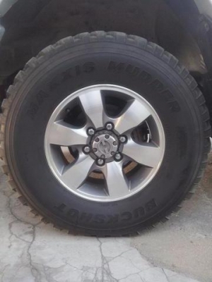 TOYOTA D4D 4x4   320000 ฿