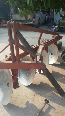 ตราช้างหกน็อต