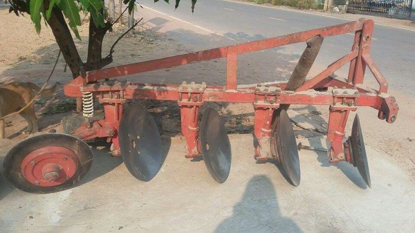 ตราช้างหกน็อต