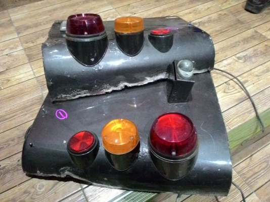 ไฟท้ายจิ๊ปมิตซู J53-J59 สวยๆๆ ไม่ผุ ไฟถอย ไฟส่องป้าย ไฟท้าย ไฟเลี้ยว ทับทิม