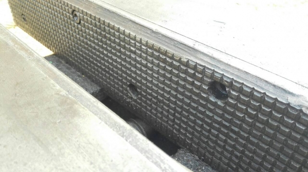 Sell>> ปากกายักษ์ฐานปรับองศา ขนาด 20" ยาว 30" ตัวใหญ่แข็งแรง สภาพสวยปากคม หนักแน่นพร้อมใช้งาน.