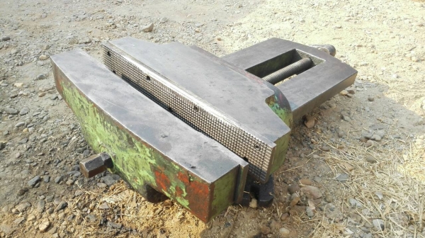 Sell>> ปากกายักษ์ฐานปรับองศา ขนาด 20" ยาว 30" ตัวใหญ่แข็งแรง สภาพสวยปากคม หนักแน่นพร้อมใช้งาน.