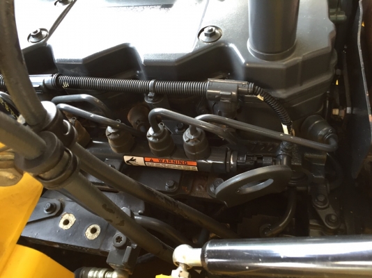 KOMATSU PC200-8 รถปี 11 5,XXX ชั่วโมง เอกสารใบแจ้งจำหน่าย (ประกันศูนย์ยังมีอยู่ ถ่ายน้ำมันเครื่องกรองน้ำมันไฮโดลิคกองฟรีอีกนาน) รถออกป้ายแดง ตัวญี่ปุ่น สีเดิม รถสวยมาก ราคา 2,390,000 บาท สนใจด่วน 089-0854790