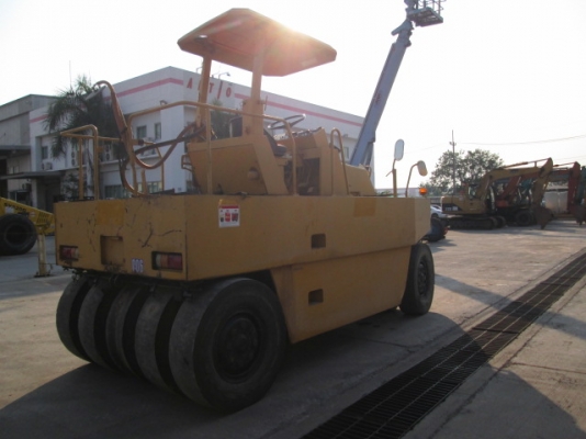 ขายรถบดล้อยาง 9 ล้อ SAKAI  TS200  มือสอง สภาพสวยพร้อมใช้งาน