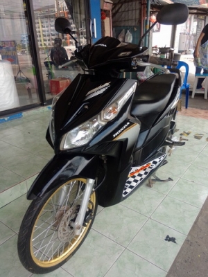 Honda Click 110i รถปี52 รถเดิมๆแต่งลงล้อมาอย่างเดียวพร้อมใช้งาน ราคาถูกครับ