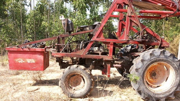 รถคีบไม้/คีบอ้อย YANMAR EF453T-45 แรง คีบหลัง PSC-ป.เสรีโชคชัย ฯ บูมเดี่ยว เล่มทะเบียนครบ **  ขาย รถคีบอ้อย/คีบไม้ YANMAR EF453T 45HP 4WD ปี51 วางเครื่อง NISSAN TD27-T เครื่องเทอร์โบ แน่น แรงดี ครับ เกียร์เดิม ครับ เกียร์ดี เข้าง่าย