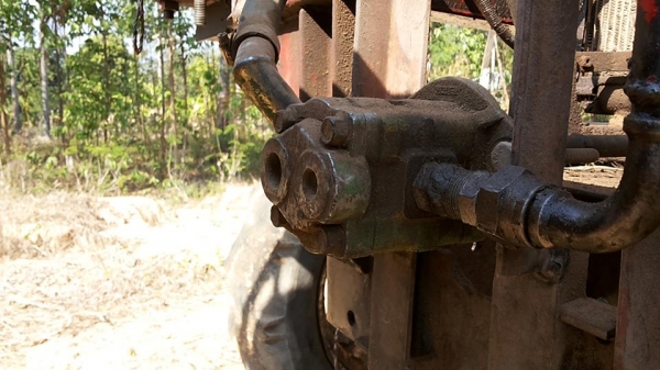 รถคีบไม้/คีบอ้อย YANMAR EF453T-45 แรง คีบหลัง PSC-ป.เสรีโชคชัย ฯ บูมเดี่ยว เล่มทะเบียนครบ **  ขาย รถคีบอ้อย/คีบไม้ YANMAR EF453T 45HP 4WD ปี51 วางเครื่อง NISSAN TD27-T เครื่องเทอร์โบ แน่น แรงดี ครับ เกียร์เดิม ครับ เกียร์ดี เข้าง่าย