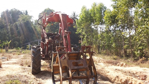 รถคีบไม้/คีบอ้อย YANMAR EF453T-45 แรง คีบหลัง PSC-ป.เสรีโชคชัย ฯ บูมเดี่ยว เล่มทะเบียนครบ **  ขาย รถคีบอ้อย/คีบไม้ YANMAR EF453T 45HP 4WD ปี51 วางเครื่อง NISSAN TD27-T เครื่องเทอร์โบ แน่น แรงดี ครับ เกียร์เดิม ครับ เกียร์ดี เข้าง่าย