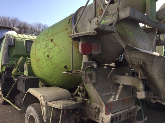 รถโม่ HINO เครื่องJO8C โม่2.5คิว