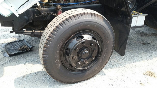 ขายรถ 10 ล้อดั๊พม์ HINO 729 รถ 2 เพลา มีสโลกลาง 4 สปีด เครื่อง EL100 = 190 แรงม้า เครื่องดีมาก ไม่หลวม ราคาเบา 580000 บาทครับ