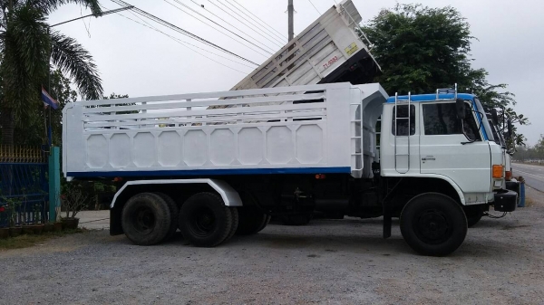 ขายรถ 10 ล้อดั๊พม์ HINO 729 รถ 2 เพลา มีสโลกลาง 4 สปีด เครื่อง EL100 = 190 แรงม้า เครื่องดีมาก ไม่หลวม ราคาเบา 580000 บาทครับ