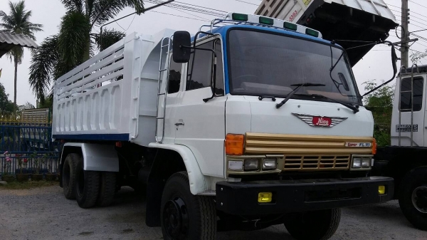 ขายรถ 10 ล้อดั๊พม์ HINO 729 รถ 2 เพลา มีสโลกลาง 4 สปีด เครื่อง EL100 = 190 แรงม้า เครื่องดีมาก ไม่หลวม ราคาเบา 580000 บาทครับ