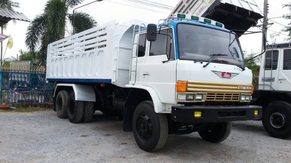 ขายรถ 10 ล้อดั๊พม์ HINO 729 รถ 2 เพลา มีสโลกลาง 4 สปีด เครื่อง EL100 = 190 แรงม้า เครื่องดีมาก ไม่หลวม ราคาเบา 580000 บาทครับ
