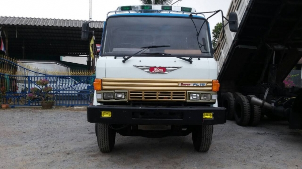 ขายรถ 10 ล้อดั๊พม์ HINO 729 รถ 2 เพลา มีสโลกลาง 4 สปีด เครื่อง EL100 = 190 แรงม้า เครื่องดีมาก ไม่หลวม ราคาเบา 580000 บาทครับ