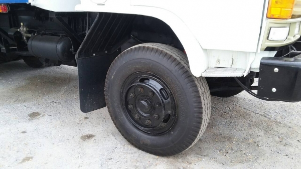 ขายรถ 10 ล้อดั๊พม์ HINO 729 รถ 2 เพลา มีสโลกลาง 4 สปีด เครื่อง EL100 = 190 แรงม้า เครื่องดีมาก ไม่หลวม ราคาเบา 580000 บาทครับ