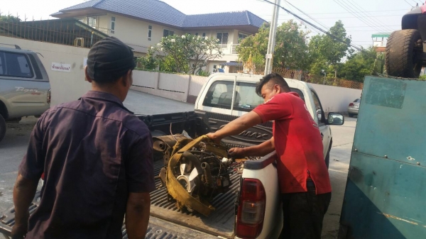 ส่งเครื่องยนต์ YANMAR 3 สูบ อเนกประสงค์ไประนองครับ จัดส่งไปกับขนส่ง เอสดี แถสรองเมืองนะครับ เตรียมรอรับเลยครับ