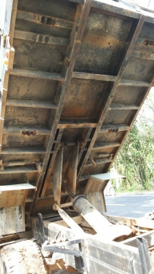 รถฮีโน่ 6 ล้อดั้ม  FD3H  195 แรงม้า. ปี 38.  ( รถประกอบ. )    สนใจติดต่อ  081 - 6079515