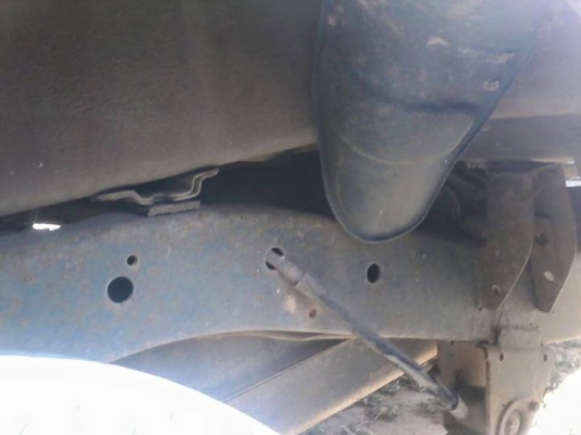 ขายนิสัน เครื่อง2700 ฝาดำ เครื่องดี. คัสชีสวยตลอดเส้นรับรองได้. ภายในสวย  รถพร้อมใช้. ภาสี57 ราคา39000 สนใจ0930693225 สารคาม