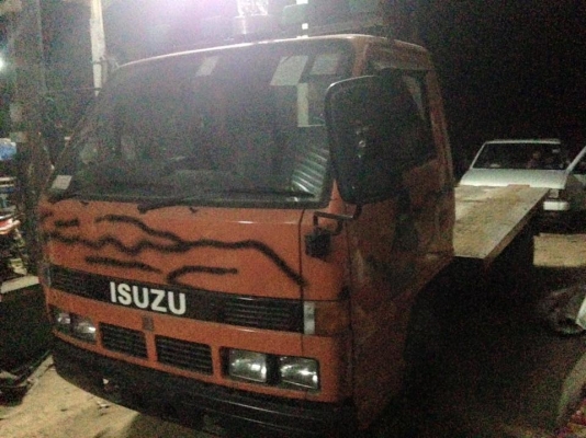 ขายด่วน88 หกล้อสั้น เกียร์สั้นปี37 รถเดิมสวย. เครื่องดี. คัสชีสวย ยาว3.20. ยาง750-15 ราคา285000 ต่อรองได้นิดหน่อย สนใจ0930693225 ร้อยเอ็ด