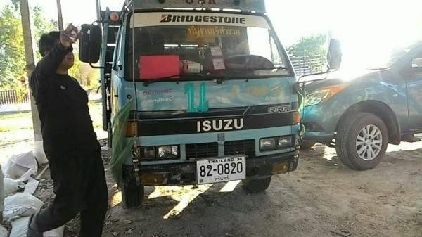 ขายรถ6ล้อ NKR110แรง ยาว4.30เมตร เอกสารพร้อมโอน สนใจโทร 090-8588220คุณนะ 093-3258446คุณบิว หรือเข้าดูสินค้าอื่นๆได้ที่ www.truck.in.th/498 หรือเพจFacebook ณรงค์ ซื้อขายรถมือสอง (เว็บไซต์ส่วนตัว) หรือFacebook คุณนะ รถบรรทุก