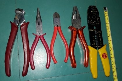 ขายชุดเครื่องมือ1กองคีมเยอรมัน โซเวียต ไต้หวัน จีนเก่าตราเพชร