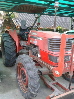 ขายรถไถ KUBOTA M 5000 สภาพดีเดิมๆพร้อมใช้งาน อุปกรณ์ครบ 3 ชิ้นมีพร้อมดันหน้า ผานพรวนและ โรตารี่ ขายรถไถ KUBOTA M 5000 สภาพดีเดิมๆพร้อมใช้งาน อุปกรณ์ครบ 3 ชิ้นมีพร้อมดันหน้า ผานพรวนและ โรตารี่