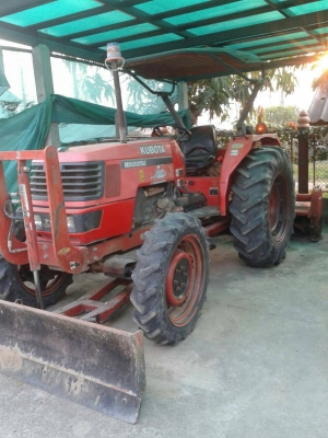 ขายรถไถ KUBOTA M 5000 สภาพดีเดิมๆพร้อมใช้งาน อุปกรณ์ครบ 3 ชิ้นมีพร้อมดันหน้า ผานพรวนและ โรตารี่