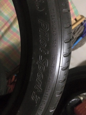 ขายยาง มิชลิน 225/45/17 ปี5212 กับ 0214