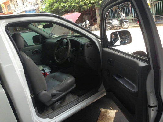 ขาย ISUZU   D MAX  2.5  SX ปี2006 พาวเวอร์   เครื่องดี เเชสซีสวย  ช่วงล่างดี  สีสวยบาง เเอร์เย็น  ยางดี  ภายในไม่โทรม พร้อมใชคับ 087-6835269 (จัดไฟเเนนซ์เพิ่ม 12000 คับ)