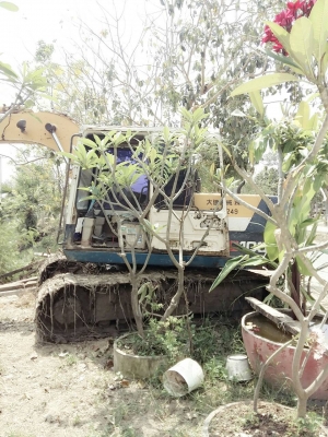 ขายรถแบคโฮ KOMATSU PC100-5 ช่วงล่างใหม่ ไม่มีเอกสาร ไม่มีระบบไฟ คอลโทรลยาว ราคา 620000