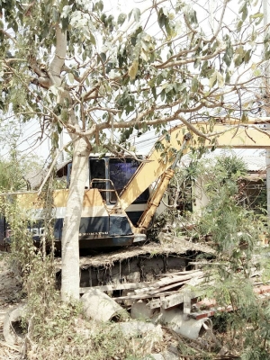 ขายรถแบคโฮ KOMATSU PC100-5 ช่วงล่างใหม่ ไม่มีเอกสาร ไม่มีระบบไฟ คอลโทรลยาว ราคา 620000