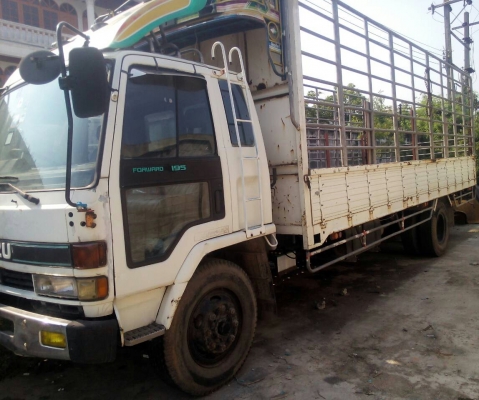 หกล้อ อีซูซุ ร็อก145 ช่วงยาว 7.30ม แอร์ พ.เวอร์ ทิฟฟี ยาง900 สภาพดีพร้อมใช้ ทะเบียนพร้อมโอน หกล้อ อีซูซุ ร็อก145 ช่วงยาว 7.30ม แอร์ พ.เวอร์ ทิฟฟี ยาง900 สภาพดีพร้อมใช้ ทะเบียนพร้อมโอน