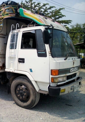 หกล้อ อีซูซุ ร็อก145 ช่วงยาว 7.30ม แอร์ พ.เวอร์ ทิฟฟี ยาง900 สภาพดีพร้อมใช้ ทะเบียนพร้อมโอน หกล้อ อีซูซุ ร็อก145 ช่วงยาว 7.30ม แอร์ พ.เวอร์ ทิฟฟี ยาง900 สภาพดีพร้อมใช้ ทะเบียนพร้อมโอน