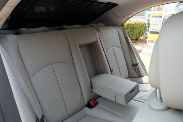 BENZ E200 NGT ตัวTOP CNGโรงงาน