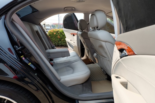 BENZ E200 NGT ตัวTOP CNGโรงงาน