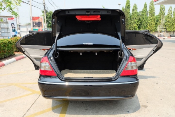 BENZ E200 NGT ตัวTOP CNGโรงงาน