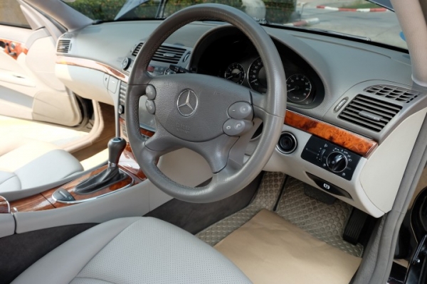 BENZ E200 NGT ตัวTOP CNGโรงงาน