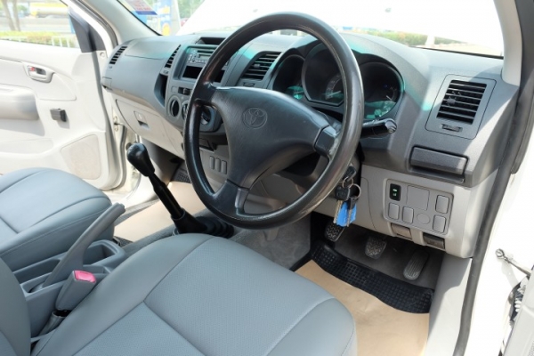 TOYOTA HILUX VIGO 2.5E X-TRA CAB เกียร์ธรรมดา TOYOTA HILUX VIGO 2.5E X-TRA CAB เกียร์ธรรมดา