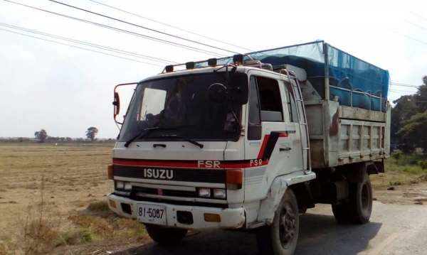 ขายรถ6ล้อ ดั้มร็อกกี้165แรง ยาง900ขอบ20 พร้อมใช้งาน เอกสารพร้อมโอน สนใจโทร 090-8588220คุณนะ 093-3258446คุณบิว หรือเข้าดูสินค้าอื่นๆได้ที่ www.truck.in.th/498 หรือเพจFacebook ณรงค์ ซื้อขายรถมือสอง (เว็บไซต์ส่วนตัว) หรือFacebook คุณนะ รถบรรทุก