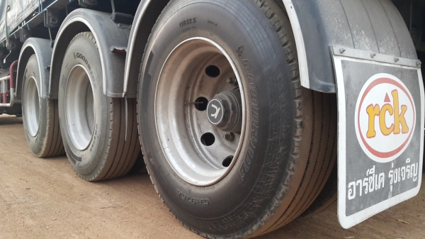 ขายหัวลาก 10 ล้อ 2 เพลา พร้อมหางพื้นเรียบ 3 เพลา อู่.RCK ปี.58 ISUZU 320 ปี.47 ปรายปี รถสวย ยางเต็ม ราคา.1480000 สนใจรีบโทรจองด่วน