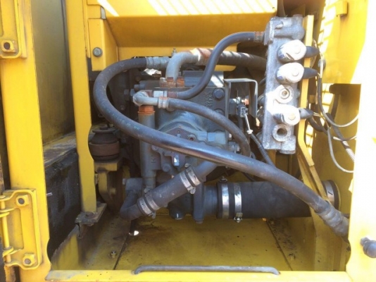 ขายรถแบคโฮ KOMATSU PC100-6 สภาพสวยพร้อมใช้งาน รถนอกนำเข้าจากญี่ปุ่น มีVDOการทำงานครับ