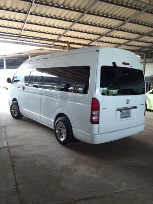 ขาย. Commuter. ปี2010 รถสวยมาก. ออกป้ายแดง. วิ่ง37000km