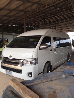 ขาย. Commuter. ปี2010 รถสวยมาก. ออกป้ายแดง. วิ่ง37000km