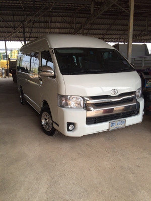 ขาย. Commuter. ปี2010 รถสวยมาก. ออกป้ายแดง. วิ่ง37000km