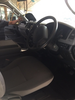 ขาย. Commuter. ปี2010 รถสวยมาก. ออกป้ายแดง. วิ่ง37000km