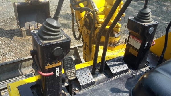 ขายแมคโฮ KOMATSU PC20-3