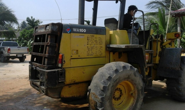 ขออนุญาติขายรถตัก WA100-3 พร้อมใช้งานเอกสารอินเวอย ราคา 750000 สนใจติดต่อ 0853224877-0988930465 ขออนุญาติขายรถตัก WA100-3 พร้อมใช้งานเอกสารอินเวอย ราคา 750000 สนใจติดต่อ 0853224877-0988930465
