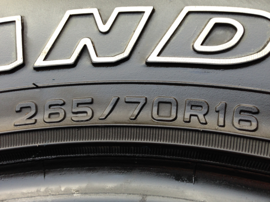 ยาง All Dunlop 265 70 16 กลางปี13 ดอกเยอะ พร้อมใช้งาน ราคาไม่แพง